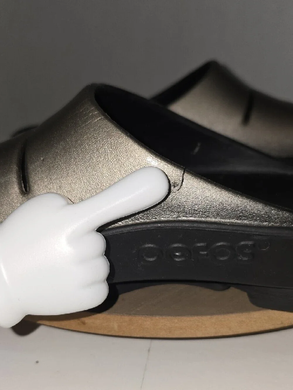 OOFOS comfortable slip